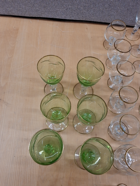 Mågeglas m. Guldkant. Lyngby glas.